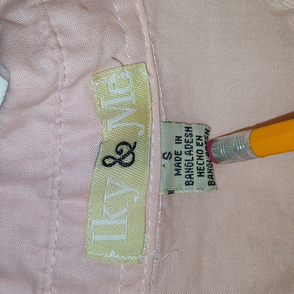 Iky Me Blouse Ruffle Back - Picture 7 of 8